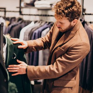 costume d’été pour homme à Paris