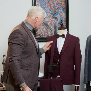 Comment les costumes sur mesure peuvent realzer différents types de corps 